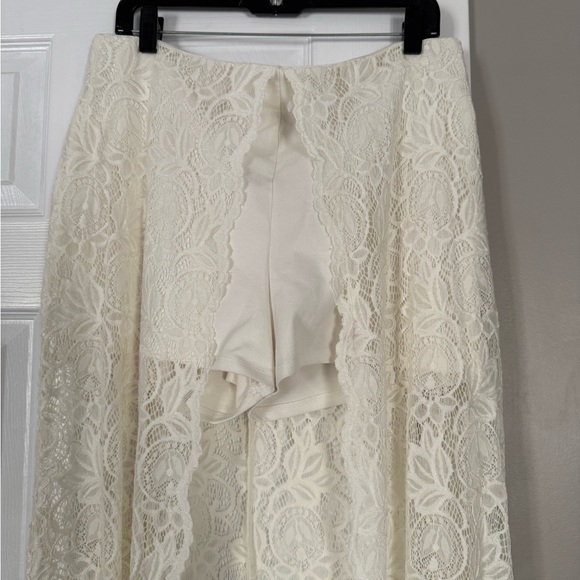 Material Girl Cream Shorts Pant Lace Skirt Festivals Beach - Picture 2 of 7